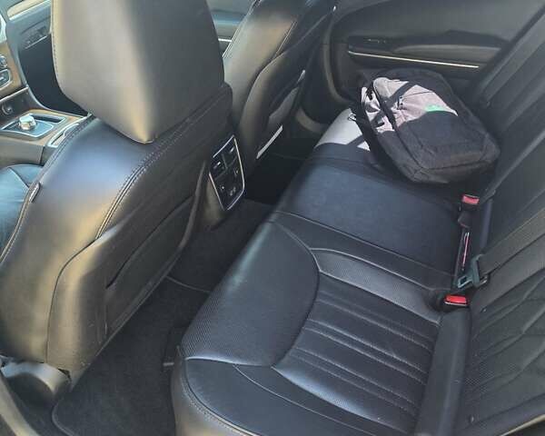Сірий Крайслер 300C, об'ємом двигуна 5.65 л та пробігом 170 тис. км за 37000 $, фото 10 на Automoto.ua