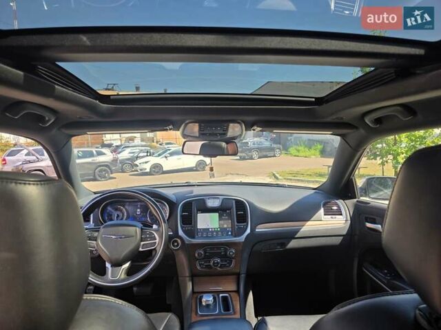 Сірий Крайслер 300C, об'ємом двигуна 5.65 л та пробігом 170 тис. км за 37000 $, фото 1 на Automoto.ua
