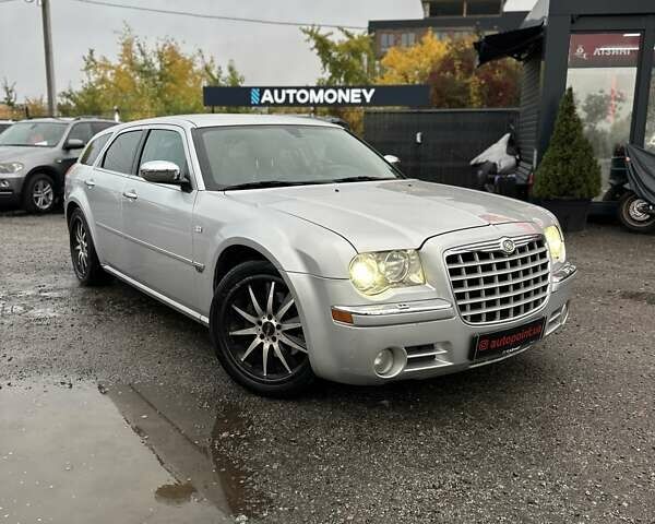 Сірий Крайслер 300C, об'ємом двигуна 5.65 л та пробігом 328 тис. км за 8999 $, фото 2 на Automoto.ua
