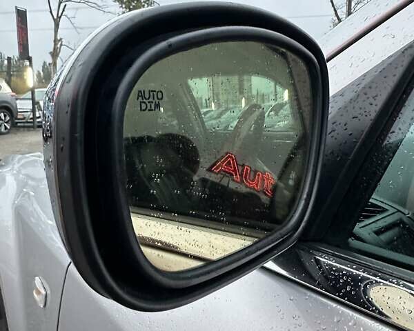 Сірий Крайслер 300C, об'ємом двигуна 5.65 л та пробігом 328 тис. км за 8999 $, фото 9 на Automoto.ua