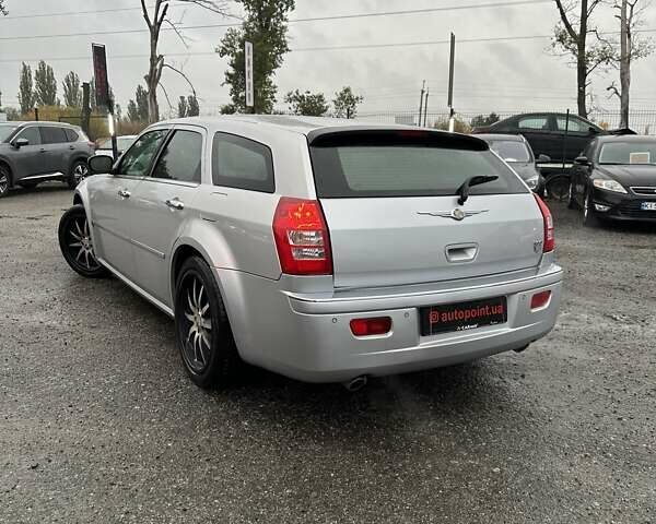 Сірий Крайслер 300C, об'ємом двигуна 5.65 л та пробігом 328 тис. км за 8999 $, фото 10 на Automoto.ua