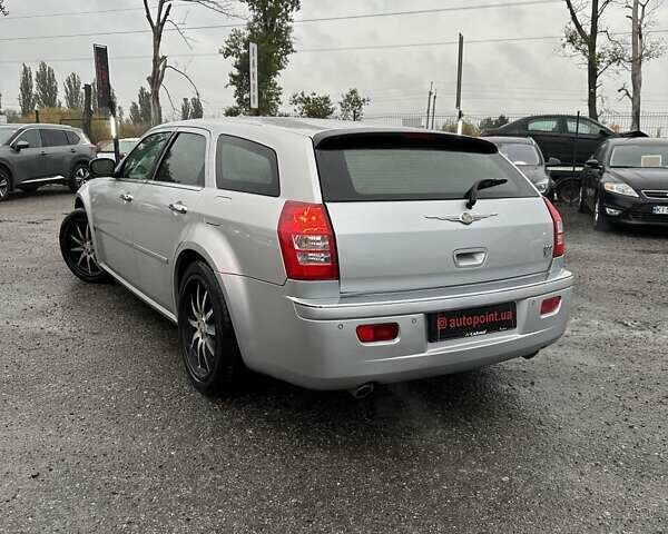 Сірий Крайслер 300C, об'ємом двигуна 5.65 л та пробігом 328 тис. км за 8999 $, фото 11 на Automoto.ua