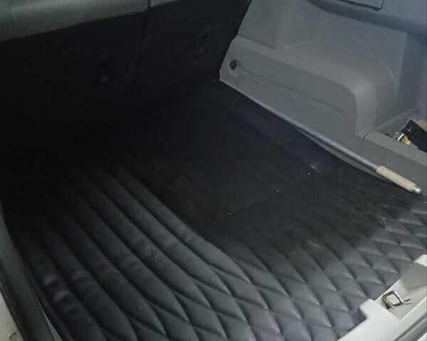 Сірий Крайслер 300C, об'ємом двигуна 5.7 л та пробігом 350 тис. км за 8500 $, фото 12 на Automoto.ua