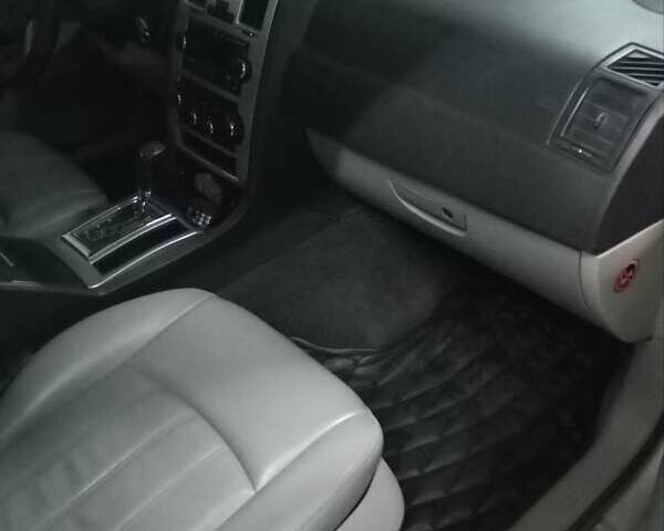 Сірий Крайслер 300C, об'ємом двигуна 5.7 л та пробігом 350 тис. км за 8500 $, фото 15 на Automoto.ua