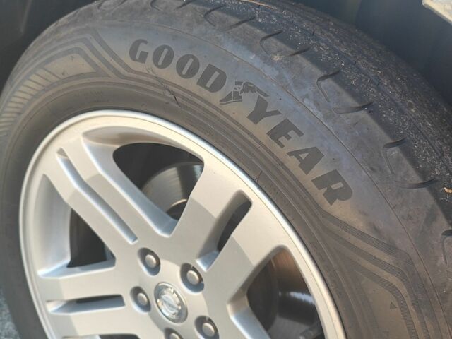 Крайслер 300C 2007 в Киеве на Automoto.ua Серый Крайслер 300C, объемом двигателя 3 л и пробегом 317 тыс. км за 8084 $, фото 13 на Automoto.ua