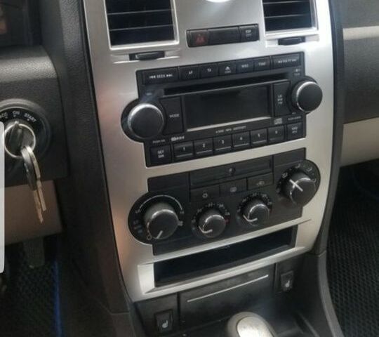 Синий Крайслер 300C, объемом двигателя 2.7 л и пробегом 150 тыс. км за 4740 $, фото 4 на Automoto.ua