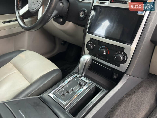 Синий Крайслер 300C, объемом двигателя 3.5 л и пробегом 150 тыс. км за 8700 $, фото 10 на Automoto.ua