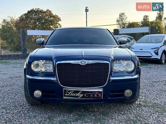 Синий Крайслер 300C, объемом двигателя 2.74 л и пробегом 220 тыс. км за 7600 $, фото 1 на Automoto.ua