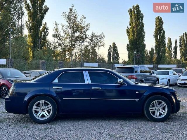Синий Крайслер 300C, объемом двигателя 2.74 л и пробегом 220 тыс. км за 7600 $, фото 3 на Automoto.ua