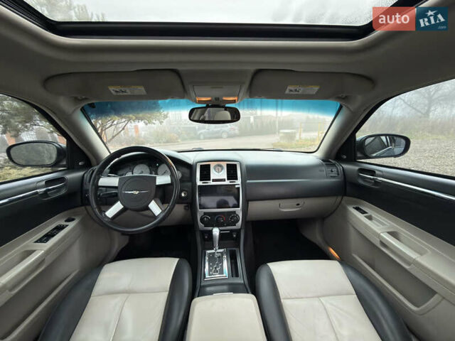 Синий Крайслер 300C, объемом двигателя 3.5 л и пробегом 150 тыс. км за 8700 $, фото 16 на Automoto.ua