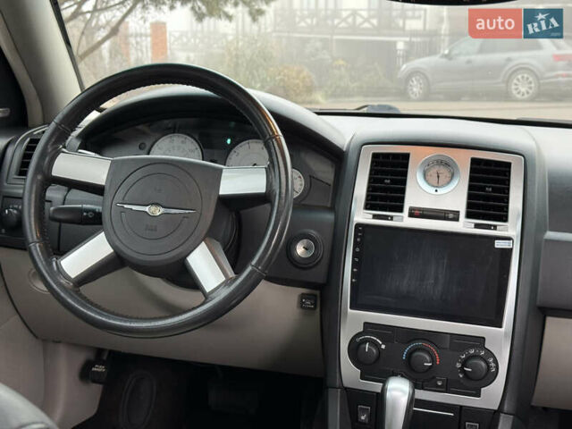 Синий Крайслер 300C, объемом двигателя 3.5 л и пробегом 150 тыс. км за 8700 $, фото 23 на Automoto.ua