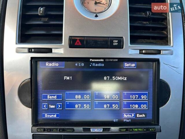 Синий Крайслер 300C, объемом двигателя 2.74 л и пробегом 220 тыс. км за 7600 $, фото 21 на Automoto.ua