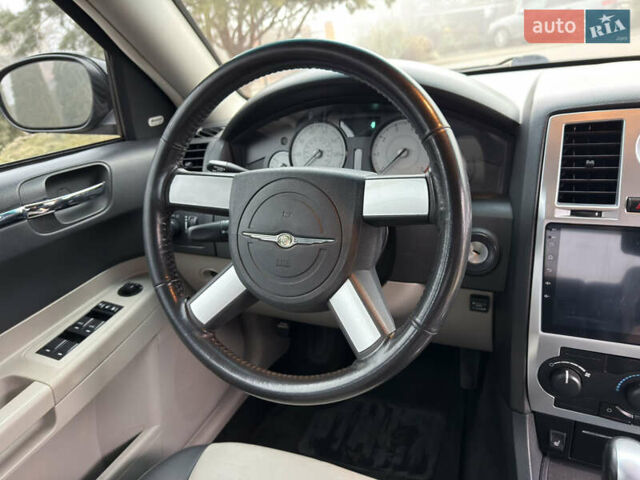 Синий Крайслер 300C, объемом двигателя 3.5 л и пробегом 150 тыс. км за 8700 $, фото 11 на Automoto.ua