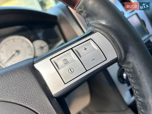Синий Крайслер 300C, объемом двигателя 2.74 л и пробегом 220 тыс. км за 7600 $, фото 18 на Automoto.ua