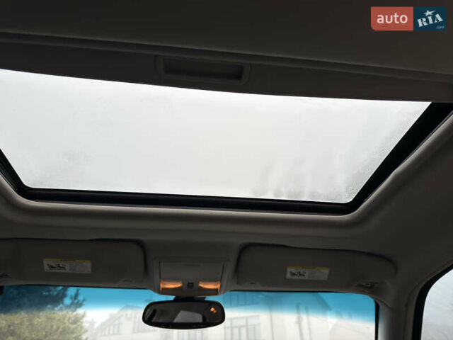 Синий Крайслер 300C, объемом двигателя 3.5 л и пробегом 150 тыс. км за 8700 $, фото 24 на Automoto.ua