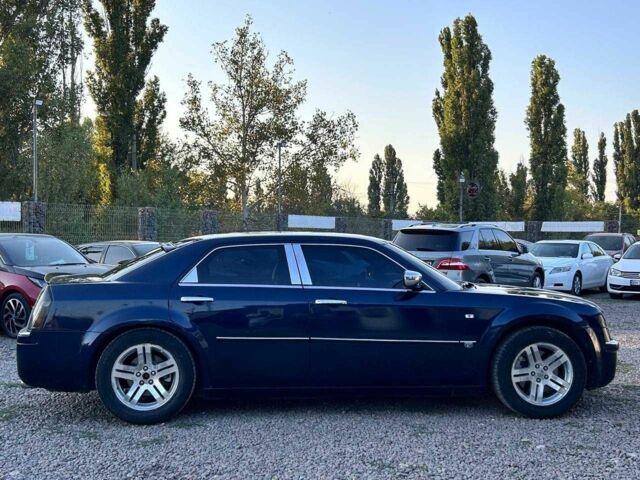 Синий Крайслер 300C, объемом двигателя 2.7 л и пробегом 220 тыс. км за 7600 $, фото 3 на Automoto.ua