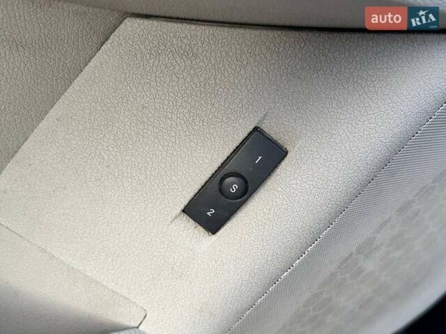 Синий Крайслер 300C, объемом двигателя 2.74 л и пробегом 220 тыс. км за 7600 $, фото 13 на Automoto.ua