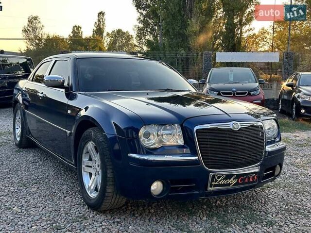 Синий Крайслер 300C, объемом двигателя 2.74 л и пробегом 220 тыс. км за 7600 $, фото 2 на Automoto.ua