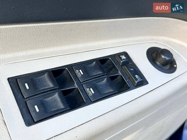 Синий Крайслер 300C, объемом двигателя 2.74 л и пробегом 220 тыс. км за 7600 $, фото 12 на Automoto.ua