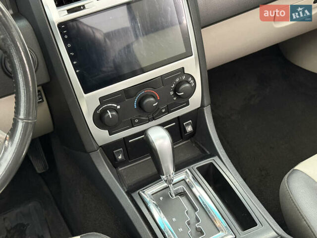 Синий Крайслер 300C, объемом двигателя 3.5 л и пробегом 150 тыс. км за 8700 $, фото 22 на Automoto.ua