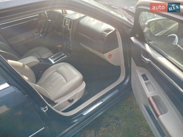 Синий Крайслер 300C, объемом двигателя 3 л и пробегом 398 тыс. км за 6000 $, фото 1 на Automoto.ua