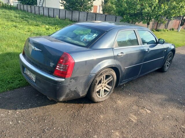 Синий Крайслер 300C, объемом двигателя 3 л и пробегом 398 тыс. км за 6038 $, фото 2 на Automoto.ua
