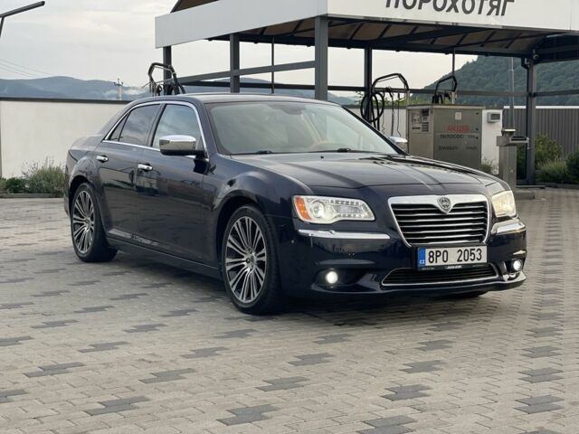 Синий Крайслер 300C, объемом двигателя 3 л и пробегом 160 тыс. км за 6800 $, фото 6 на Automoto.ua