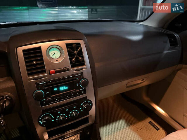 Зеленый Крайслер 300C, объемом двигателя 3.52 л и пробегом 225 тыс. км за 8500 $, фото 19 на Automoto.ua