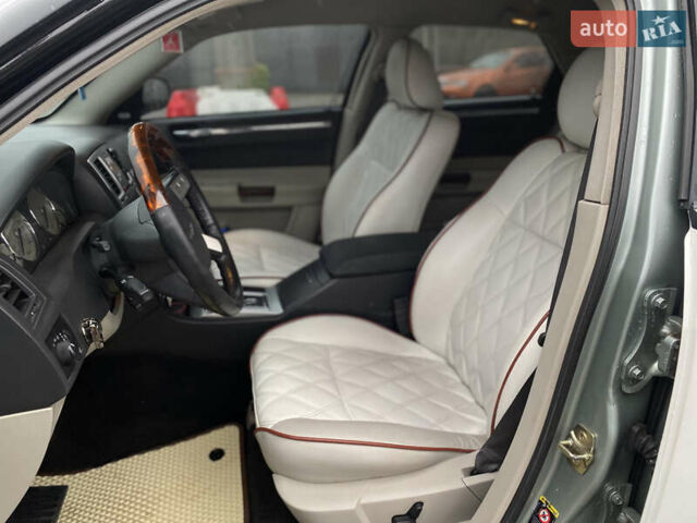 Зеленый Крайслер 300C, объемом двигателя 3.52 л и пробегом 225 тыс. км за 8500 $, фото 13 на Automoto.ua