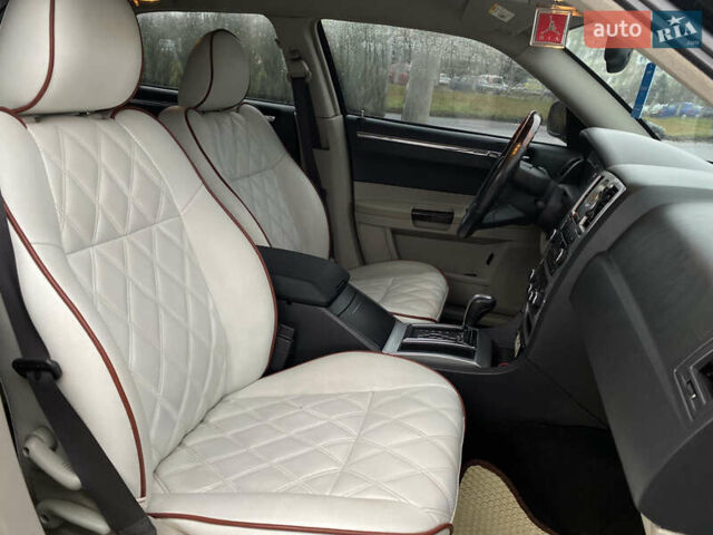 Зеленый Крайслер 300C, объемом двигателя 3.52 л и пробегом 225 тыс. км за 8500 $, фото 15 на Automoto.ua