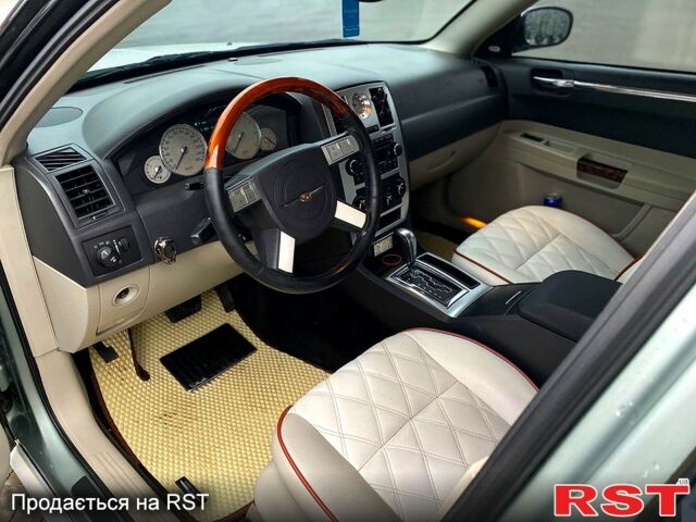 Зеленый Крайслер 300C, объемом двигателя 3.5 л и пробегом 225 тыс. км за 9200 $, фото 3 на Automoto.ua