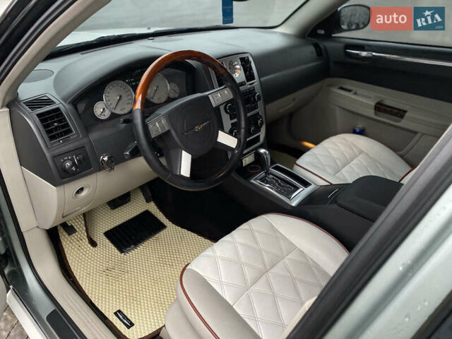 Зеленый Крайслер 300C, объемом двигателя 3.52 л и пробегом 225 тыс. км за 8500 $, фото 12 на Automoto.ua