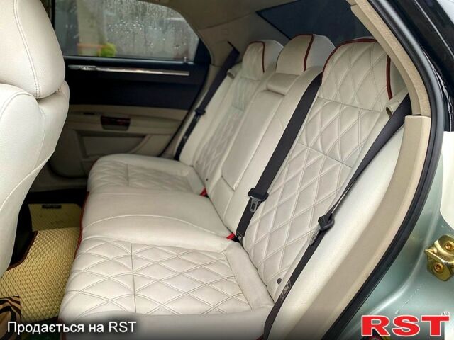 Зеленый Крайслер 300C, объемом двигателя 3.5 л и пробегом 225 тыс. км за 9200 $, фото 5 на Automoto.ua