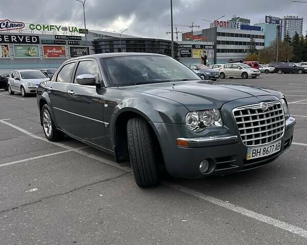 Крайслер 300C 2005 в Одессе на Automoto.ua Зеленый Крайслер 300C, объемом двигателя 3.5 л и пробегом 188 тыс. км за 9100 $, фото 2 на Automoto.ua