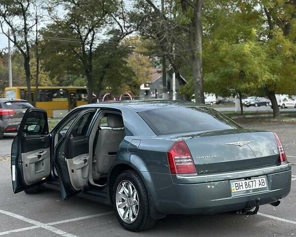 Крайслер 300C 2005 в Одессе на Automoto.ua Зеленый Крайслер 300C, объемом двигателя 3.5 л и пробегом 188 тыс. км за 9100 $, фото 6 на Automoto.ua