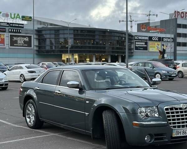 Крайслер 300C 2005 в Одессе на Automoto.ua Зеленый Крайслер 300C, объемом двигателя 3.5 л и пробегом 188 тыс. км за 9100 $, фото 5 на Automoto.ua