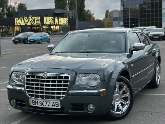 Зелений Крайслер 300C, об'ємом двигуна 3.5 л та пробігом 188 тис. км за 9100 $, фото 1 на Automoto.ua