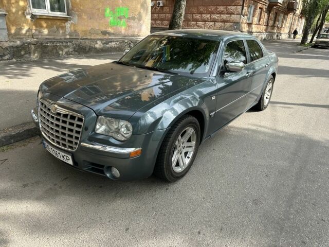 Зелений Крайслер 300C, об'ємом двигуна 3 л та пробігом 280 тис. км за 6700 $, фото 3 на Automoto.ua