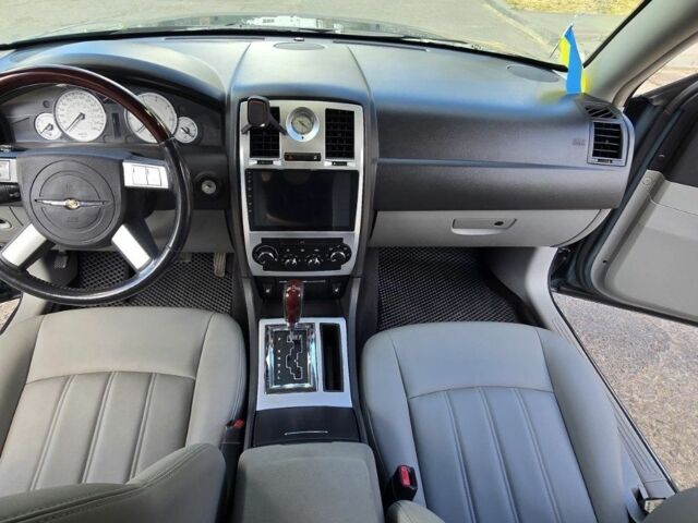 Зеленый Крайслер 300C, объемом двигателя 2.7 л и пробегом 173 тыс. км за 9280 $, фото 14 на Automoto.ua