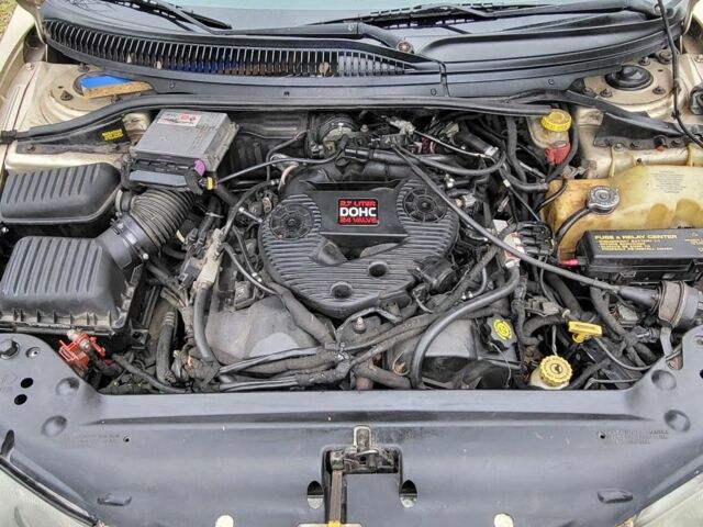 Бежевый Крайслер 300М, объемом двигателя 2.7 л и пробегом 312 тыс. км за 1350 $, фото 5 на Automoto.ua