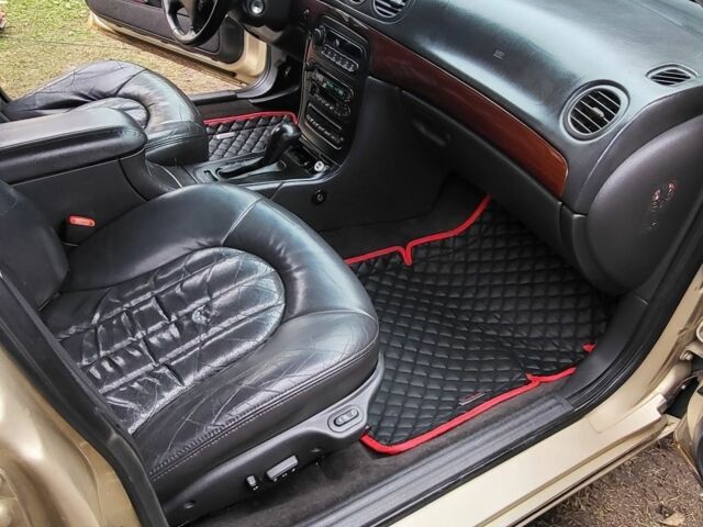 Бежевый Крайслер 300М, объемом двигателя 2.7 л и пробегом 312 тыс. км за 1350 $, фото 12 на Automoto.ua