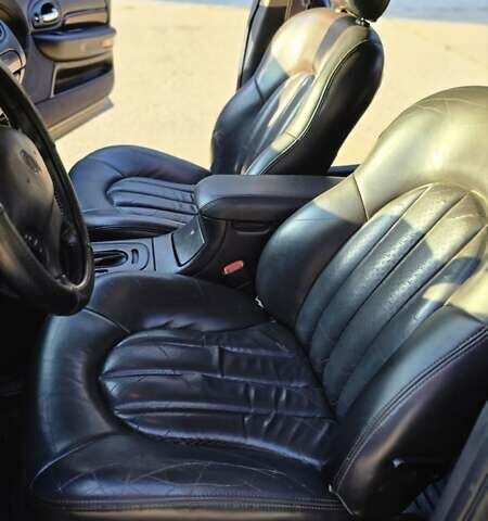 Черный Крайслер 300М, объемом двигателя 3.52 л и пробегом 245 тыс. км за 2700 $, фото 7 на Automoto.ua