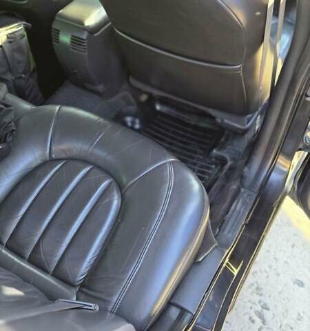 Черный Крайслер 300М, объемом двигателя 3.52 л и пробегом 245 тыс. км за 2700 $, фото 10 на Automoto.ua