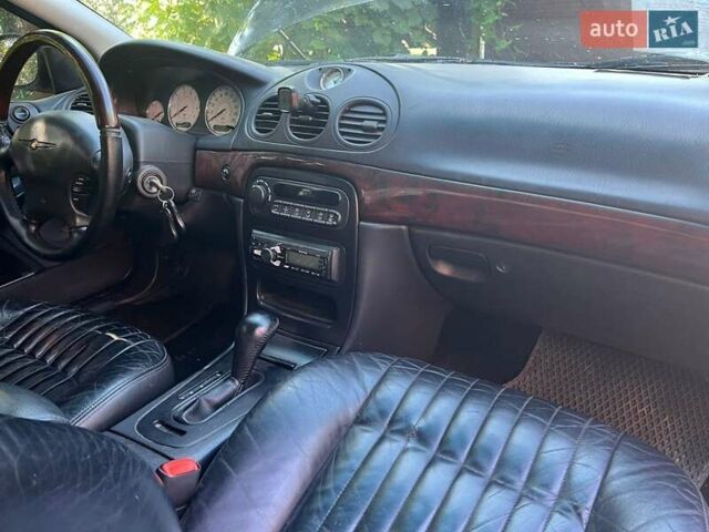 Чорний Крайслер 300М, об'ємом двигуна 2.7 л та пробігом 200 тис. км за 2500 $, фото 16 на Automoto.ua
