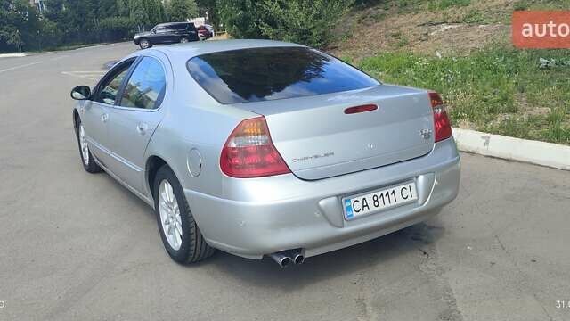 Серый Крайслер 300М, объемом двигателя 2.74 л и пробегом 190 тыс. км за 4300 $, фото 2 на Automoto.ua