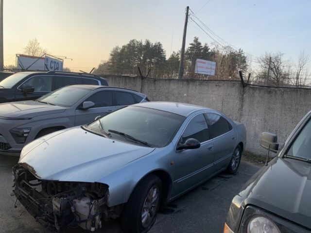 Серый Крайслер 300М, объемом двигателя 2.7 л и пробегом 280 тыс. км за 2000 $, фото 4 на Automoto.ua