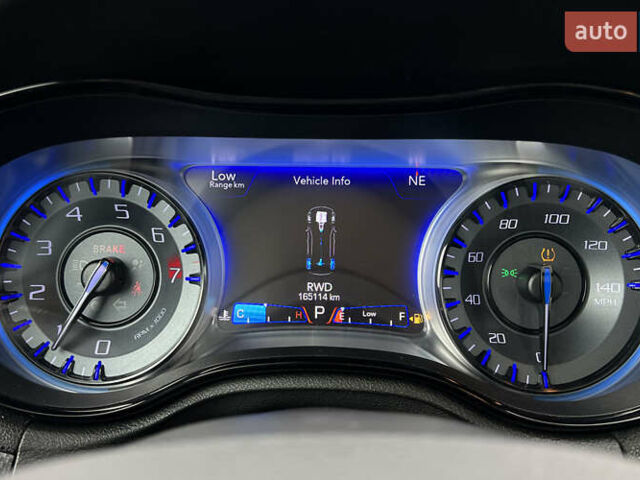 Белый Крайслер 300 S, объемом двигателя 3.6 л и пробегом 166 тыс. км за 13500 $, фото 12 на Automoto.ua