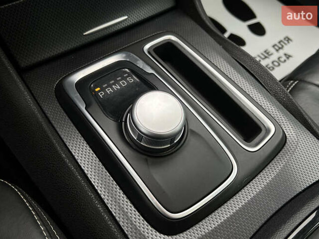 Белый Крайслер 300 S, объемом двигателя 3.6 л и пробегом 166 тыс. км за 13500 $, фото 15 на Automoto.ua