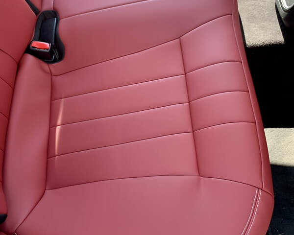 Білий Крайслер 300 S, об'ємом двигуна 3.6 л та пробігом 65 тис. км за 20000 $, фото 37 на Automoto.ua