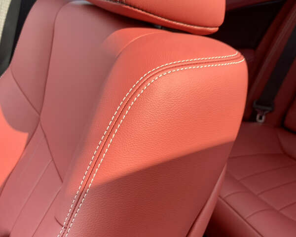 Білий Крайслер 300 S, об'ємом двигуна 3.6 л та пробігом 65 тис. км за 20000 $, фото 70 на Automoto.ua